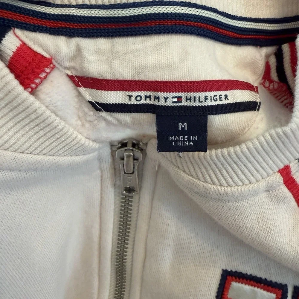 Tommy Hilfiger small snag